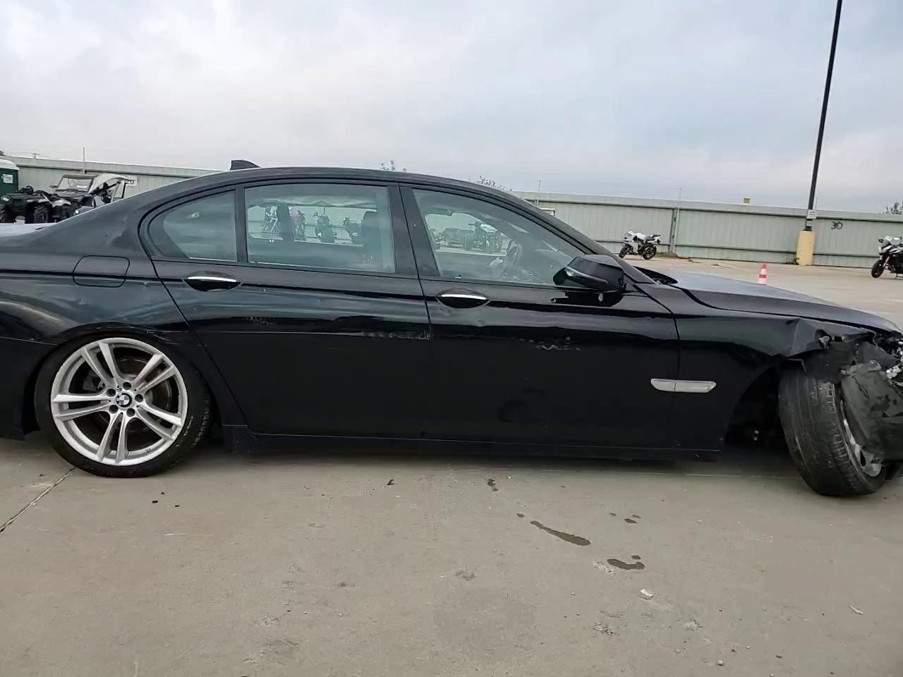 Фото: WBAYA6C5XED144517