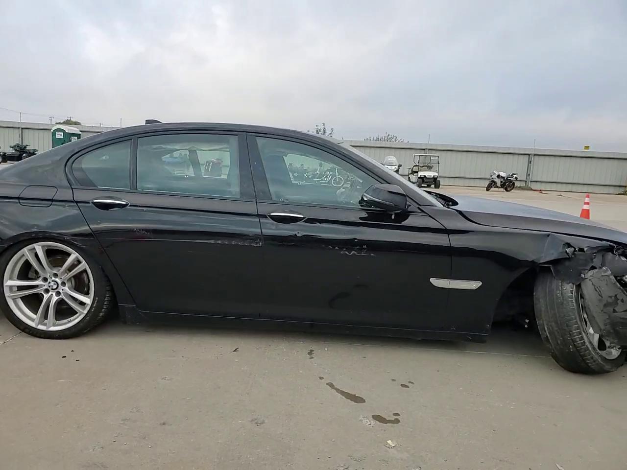 Фото: WBAYA6C5XED144517