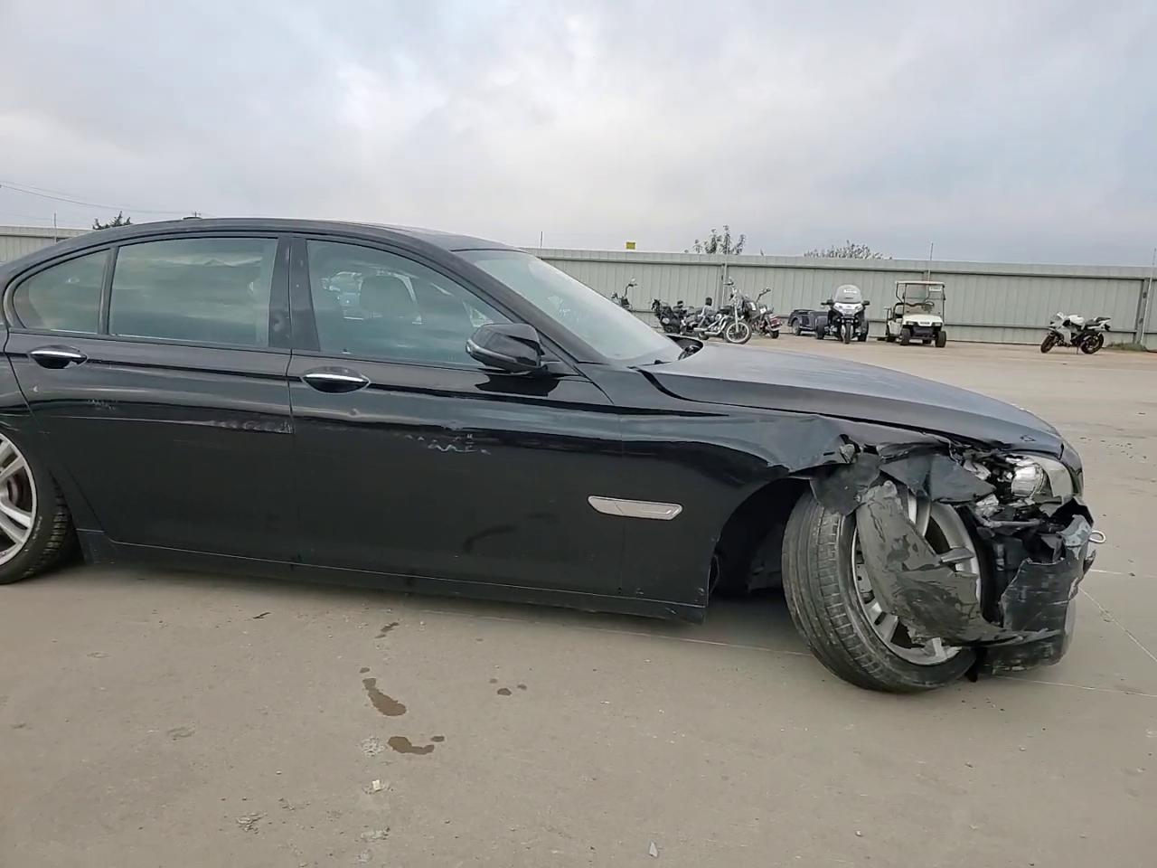 Фото: WBAYA6C5XED144517