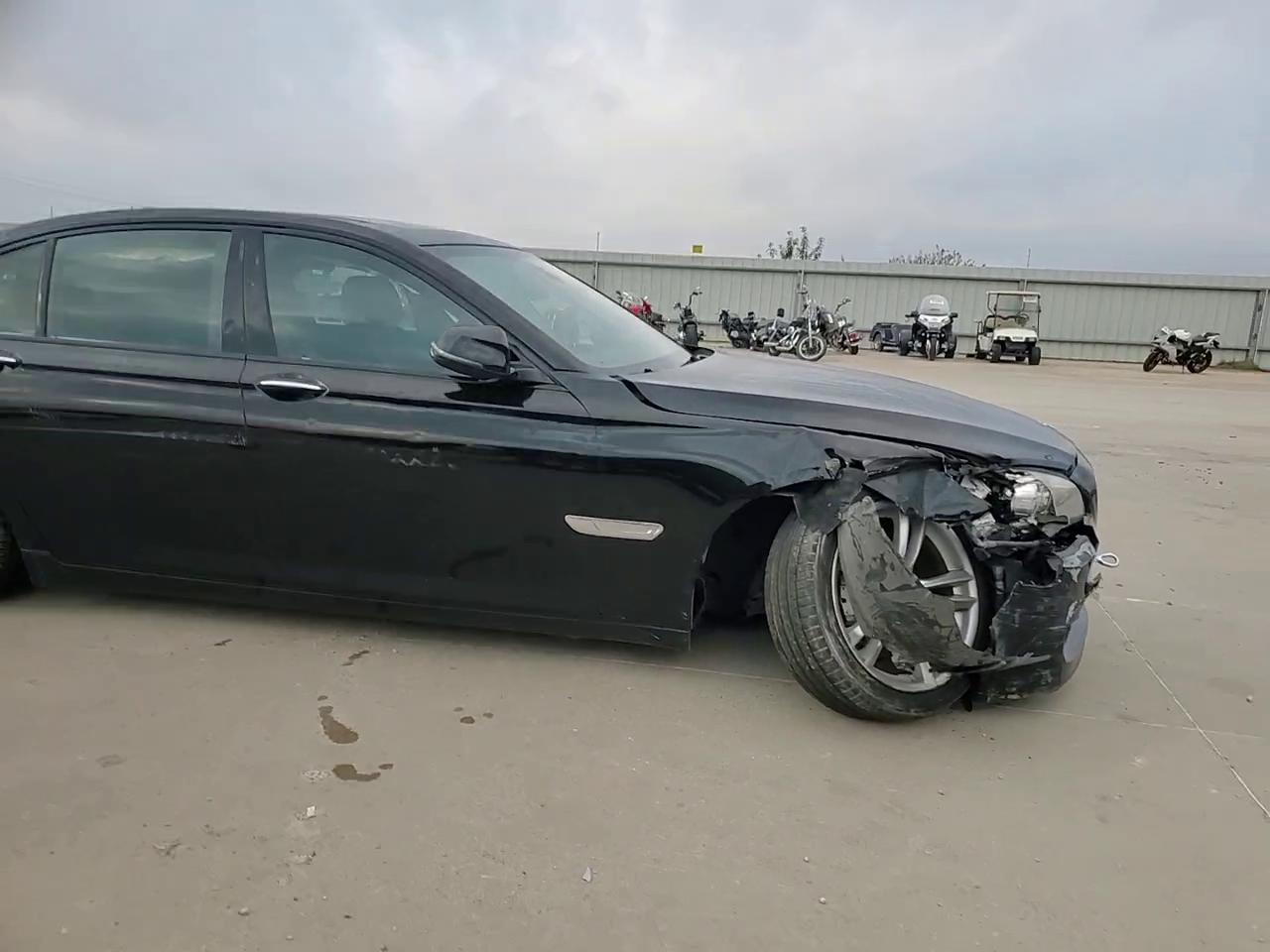 Фото: WBAYA6C5XED144517