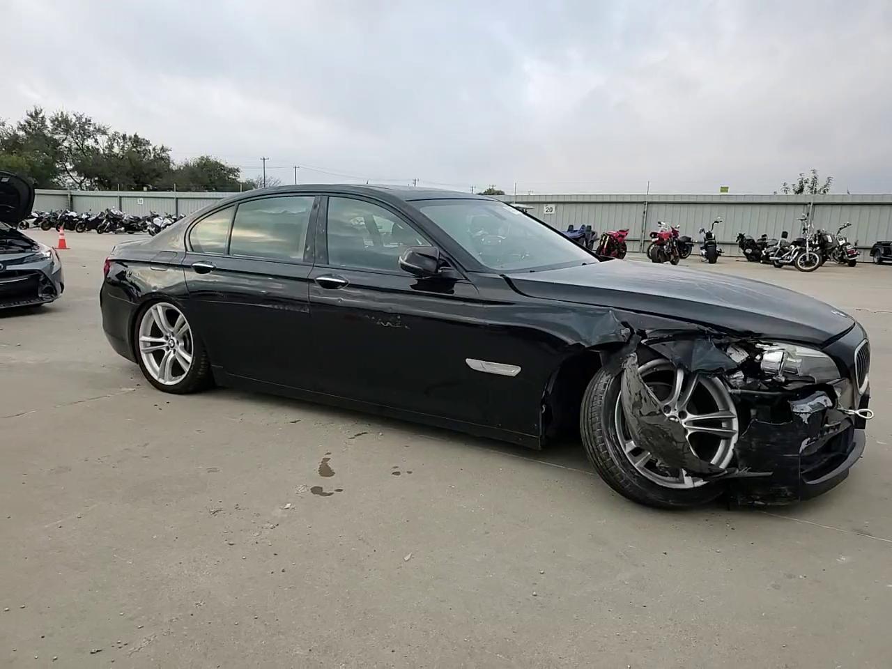 Фото: WBAYA6C5XED144517