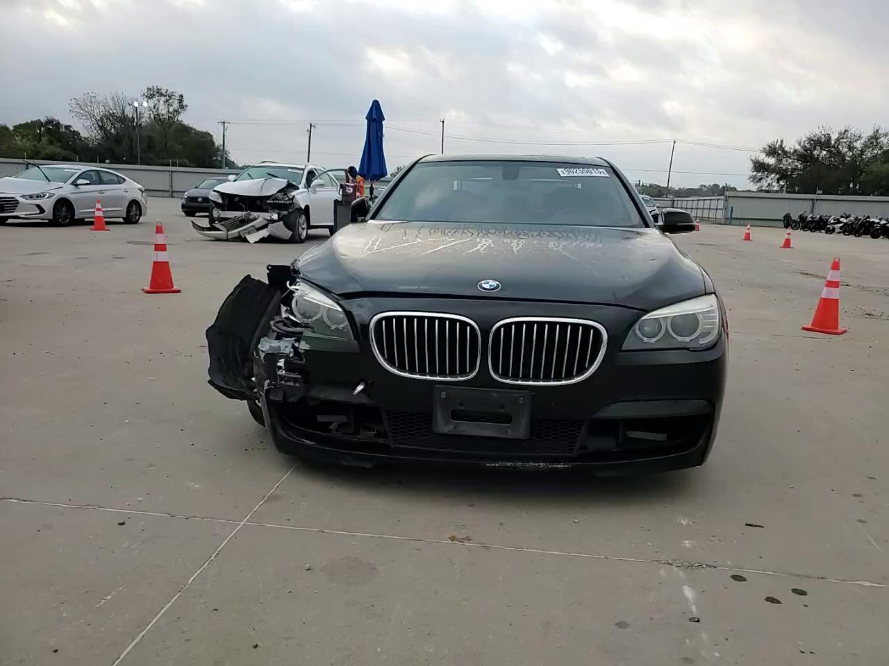 Фото: WBAYA6C5XED144517