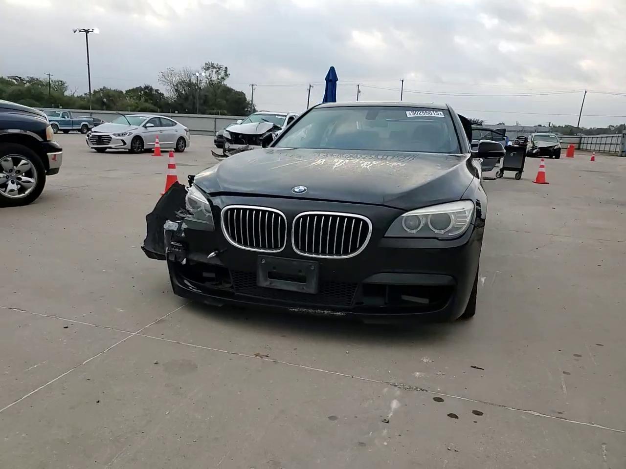 Фото: WBAYA6C5XED144517