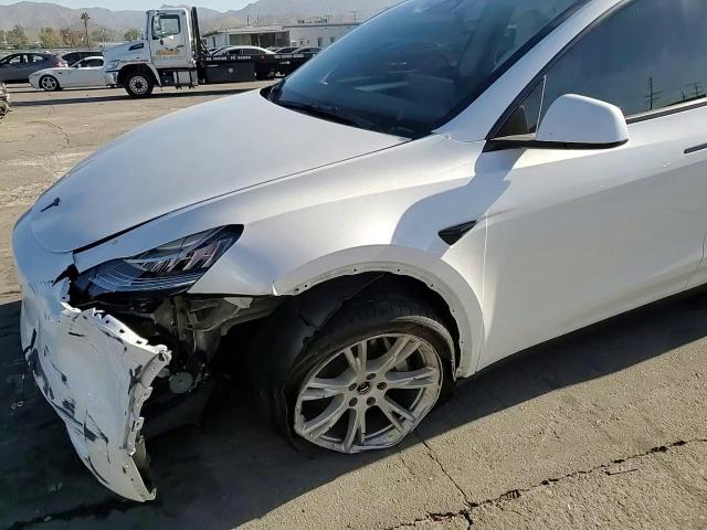 2023 Tesla Model Y VIN: 7SAYGDEE2PA085770 Lot: 89914815