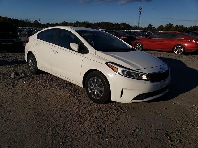 2017 Kia Forte Lx VIN: 3KPFK4A77HE078933 Lot: 82619565