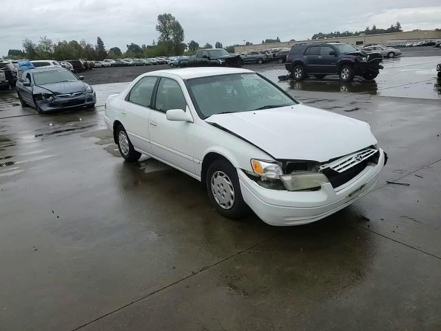 1998 Toyota Camry Ce VIN: JT2BG22K4W0204980 Lot: 81974825