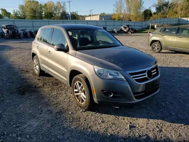 2011 Volkswagen Tiguan S VIN: WVGBV7AX9BW513693 Lot: 82323815