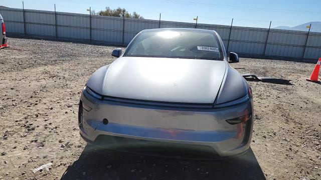 2026 Tesla Model Y VIN: 7SAYGDEE7TF396463 Lot: 89924605