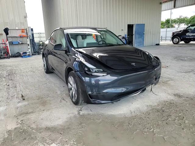 2024 Tesla Model Y VIN: 7SAYGDEE9RF036538 Lot: 85336965