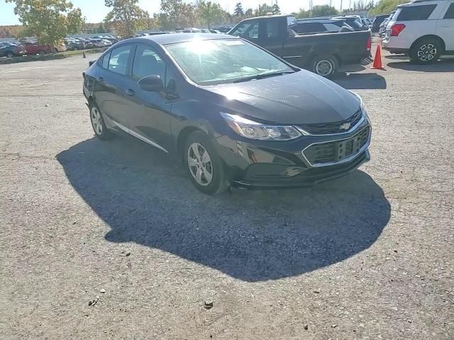 2018 Chevrolet Cruze Ls VIN: 1G1BC5SM1J7121070 Lot: 82378115