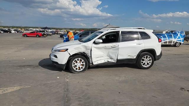 2015 Jeep Cherokee Latitude VIN: 1C4PJLCB8FW617310 Lot: 82267685