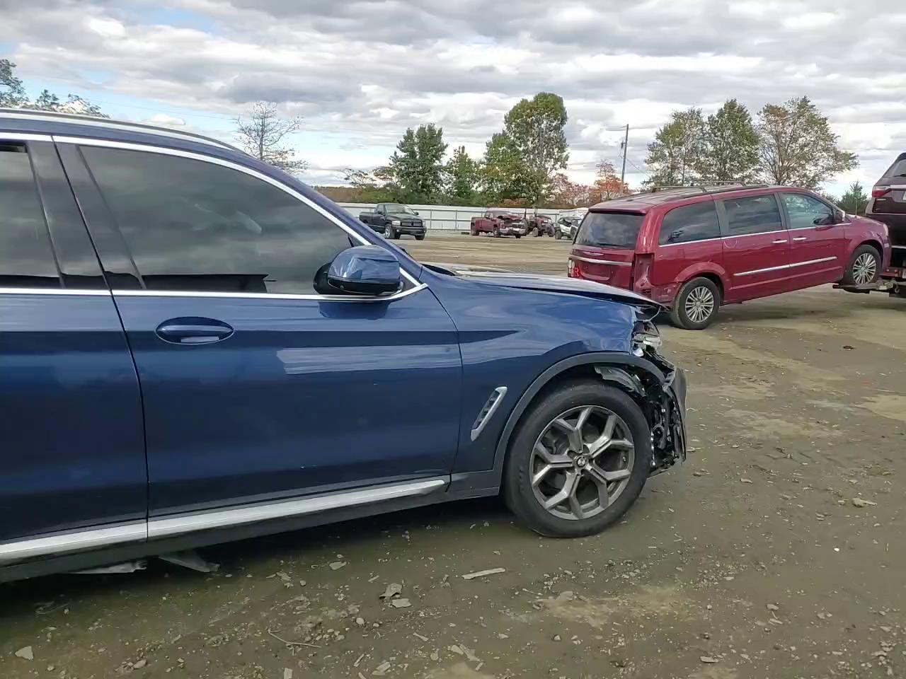 Фото: 5UXTY5C01M9F66332