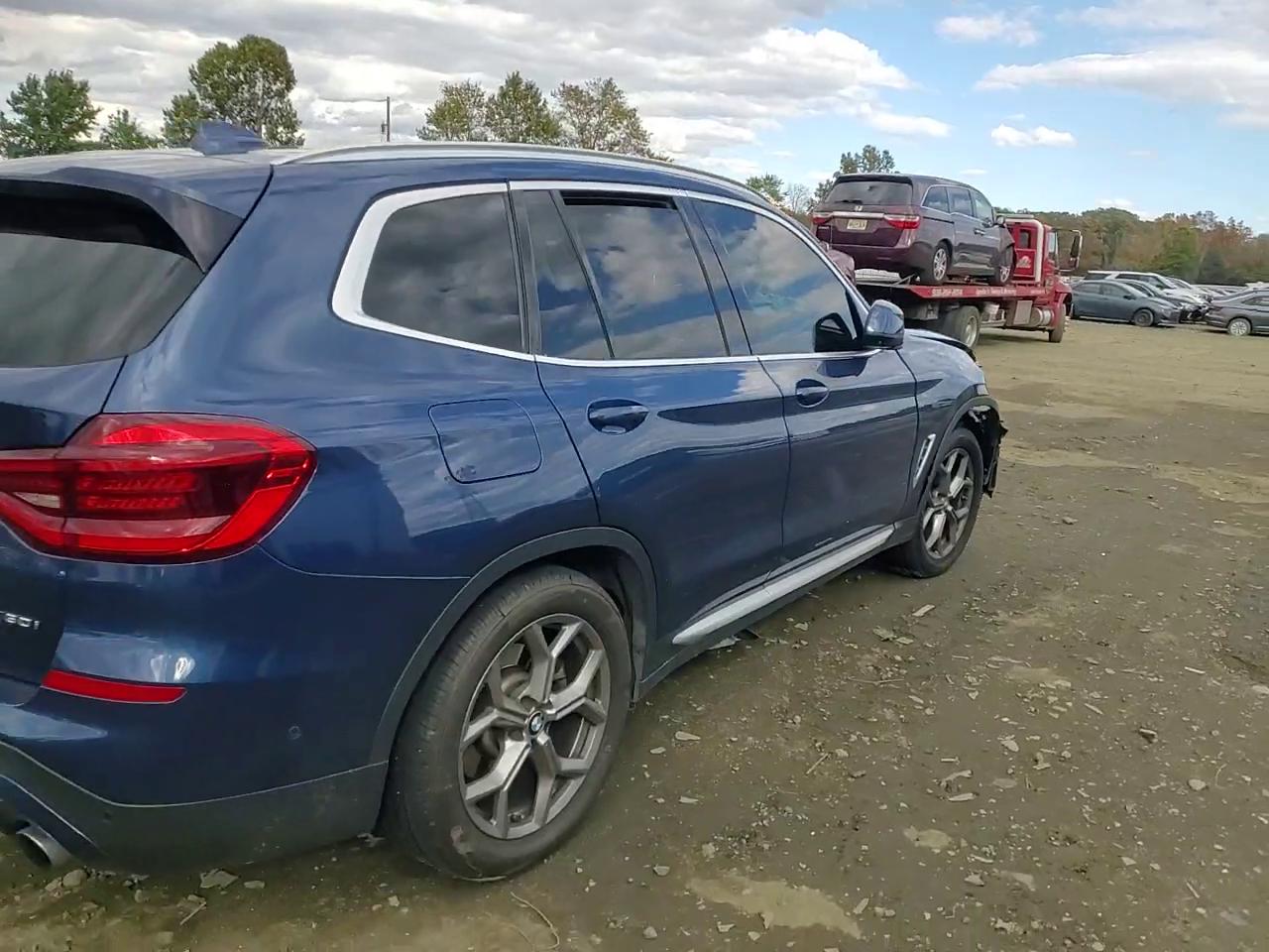 Фото: 5UXTY5C01M9F66332