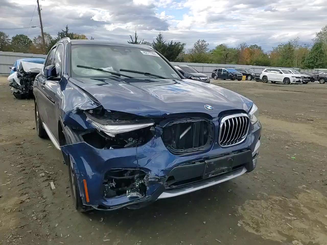 Фото: 5UXTY5C01M9F66332