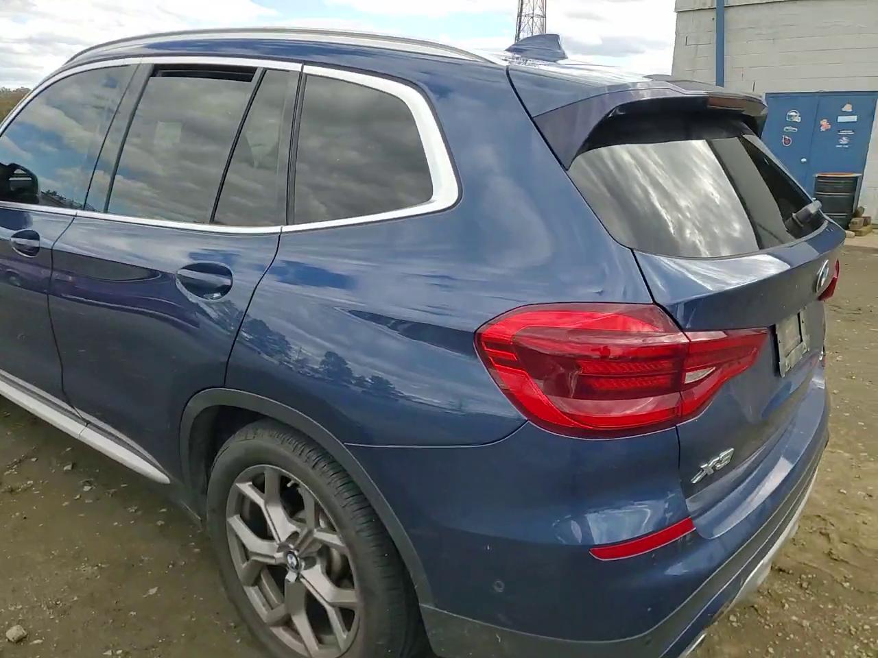 Фото: 5UXTY5C01M9F66332