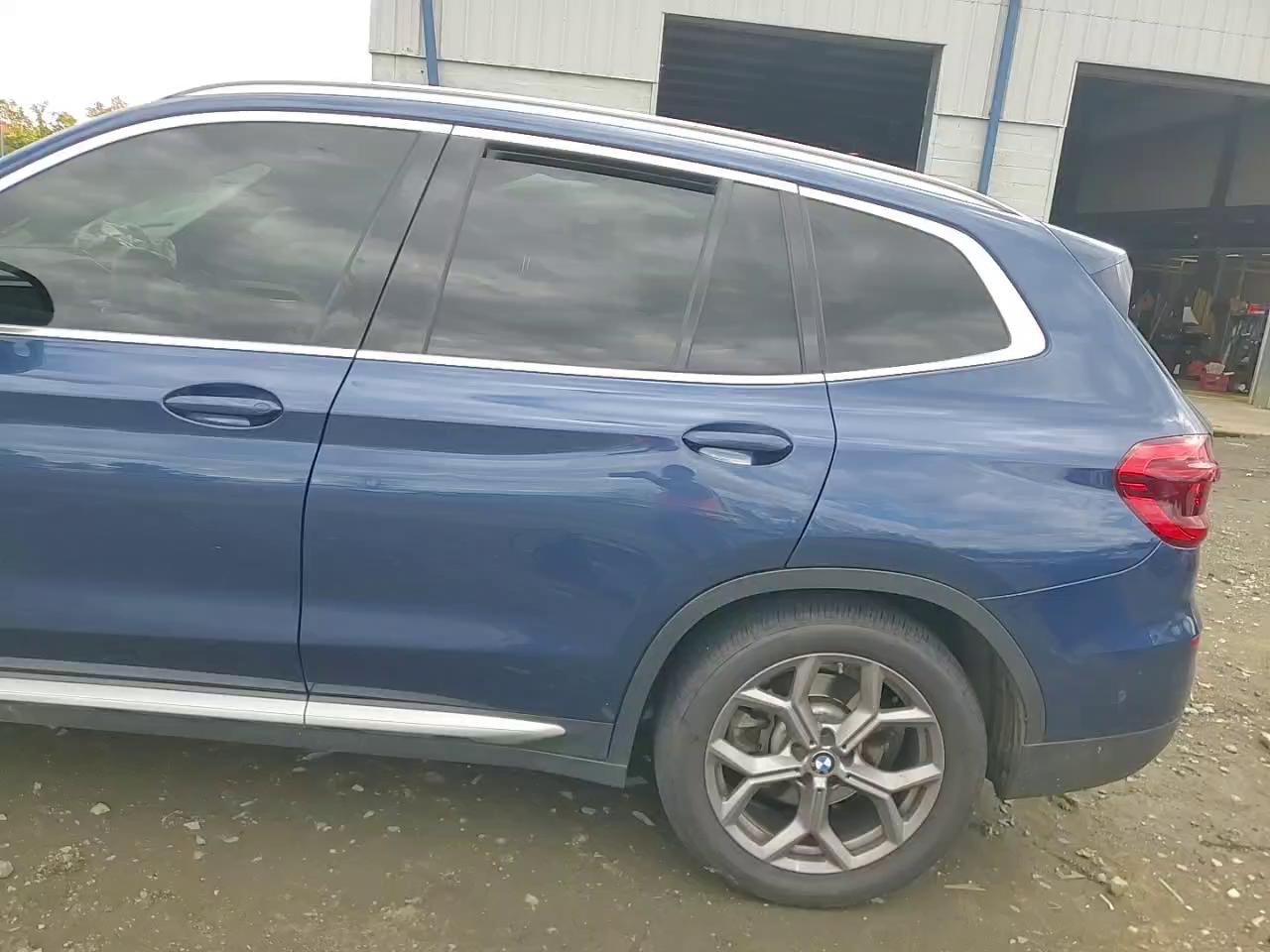 Фото: 5UXTY5C01M9F66332