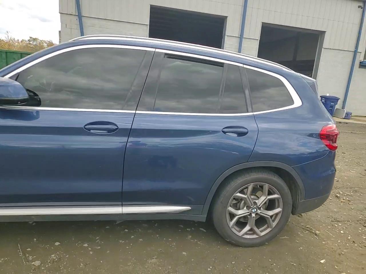 Фото: 5UXTY5C01M9F66332