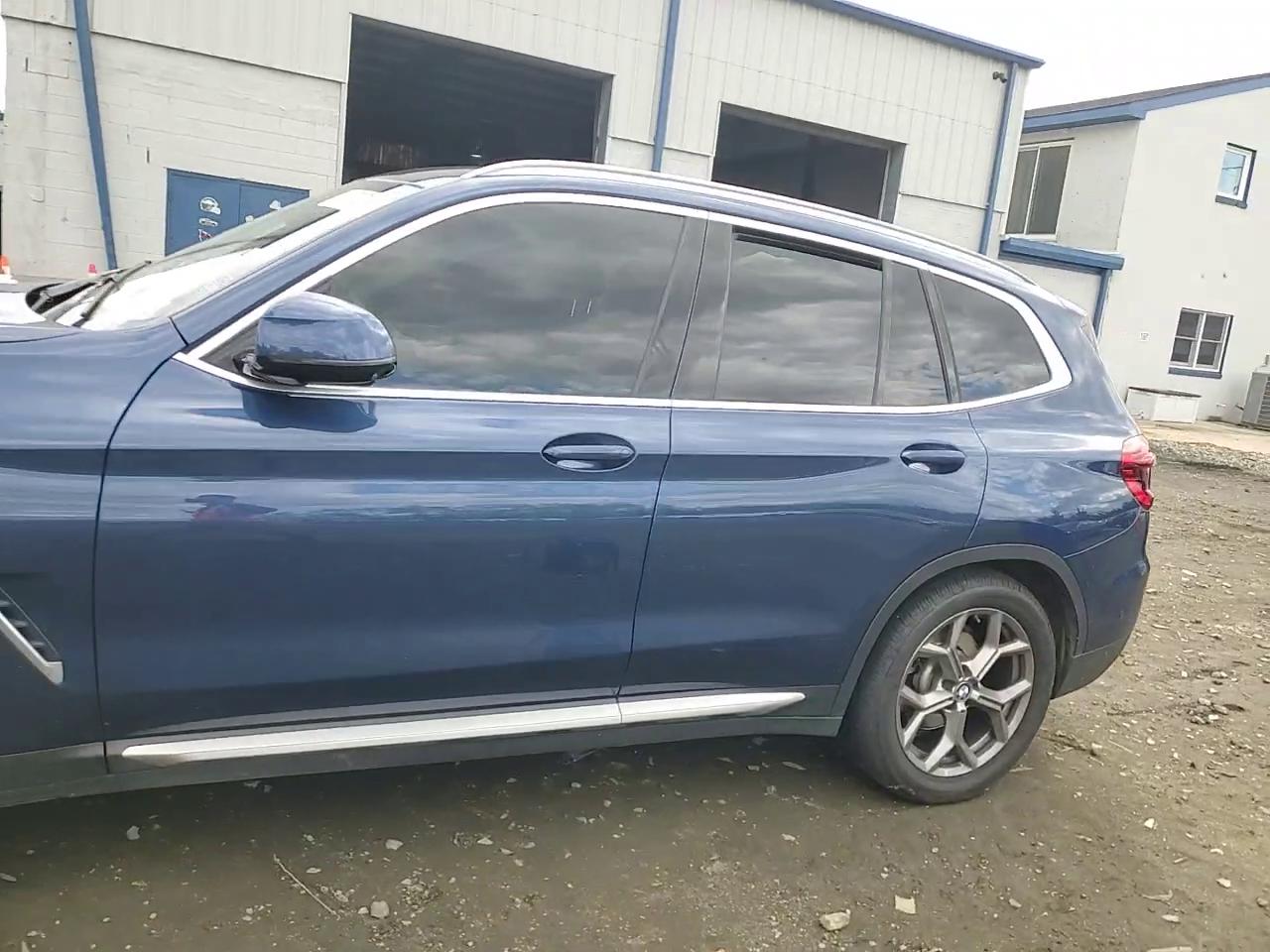 Фото: 5UXTY5C01M9F66332