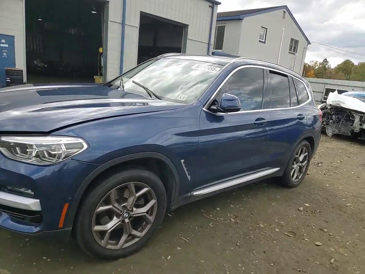 Фото: 5UXTY5C01M9F66332