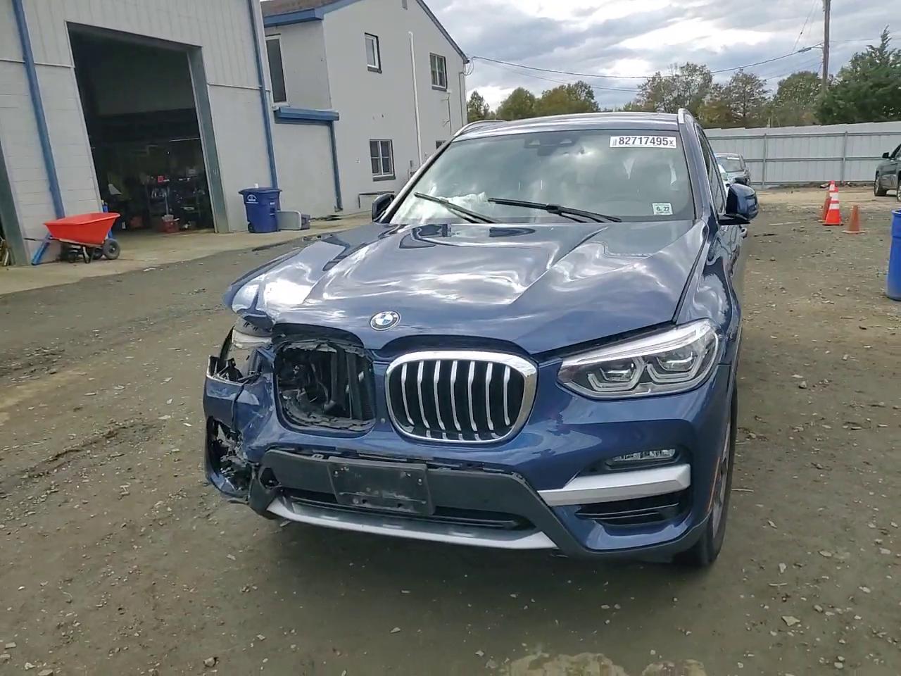 Фото: 5UXTY5C01M9F66332