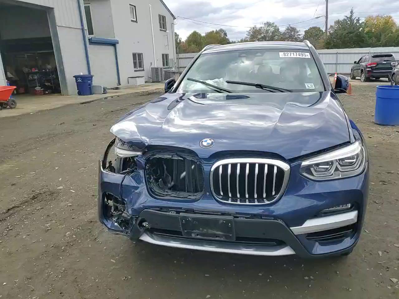 Фото: 5UXTY5C01M9F66332