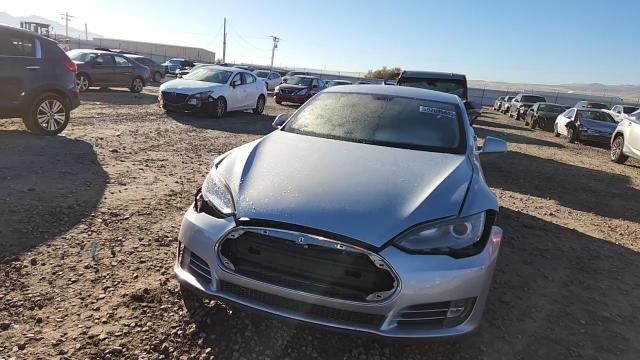 2013 Tesla Model S VIN: 5YJSA1AG2DFP09401 Lot: 82695945