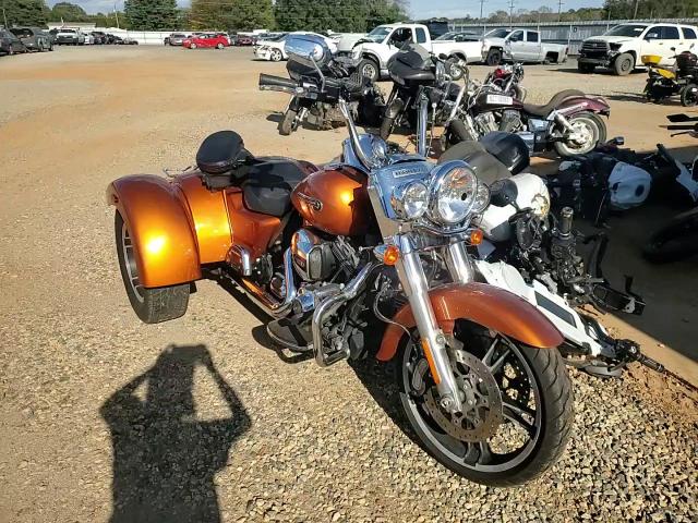 2015 Harley-Davidson Flrt Free Wheeler VIN: 1HD1MCM1XFB851151 Lot: 89692095