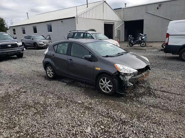 2013 Toyota Prius C VIN: JTDKDTB37D1052747 Lot: 86656875
