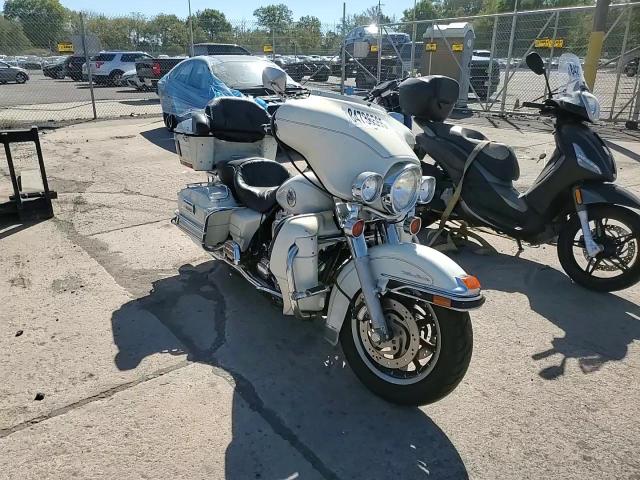 2002 Harley-Davidson Flhtcui VIN: 1HD1FCW1X2Y648100 Lot: 84736565