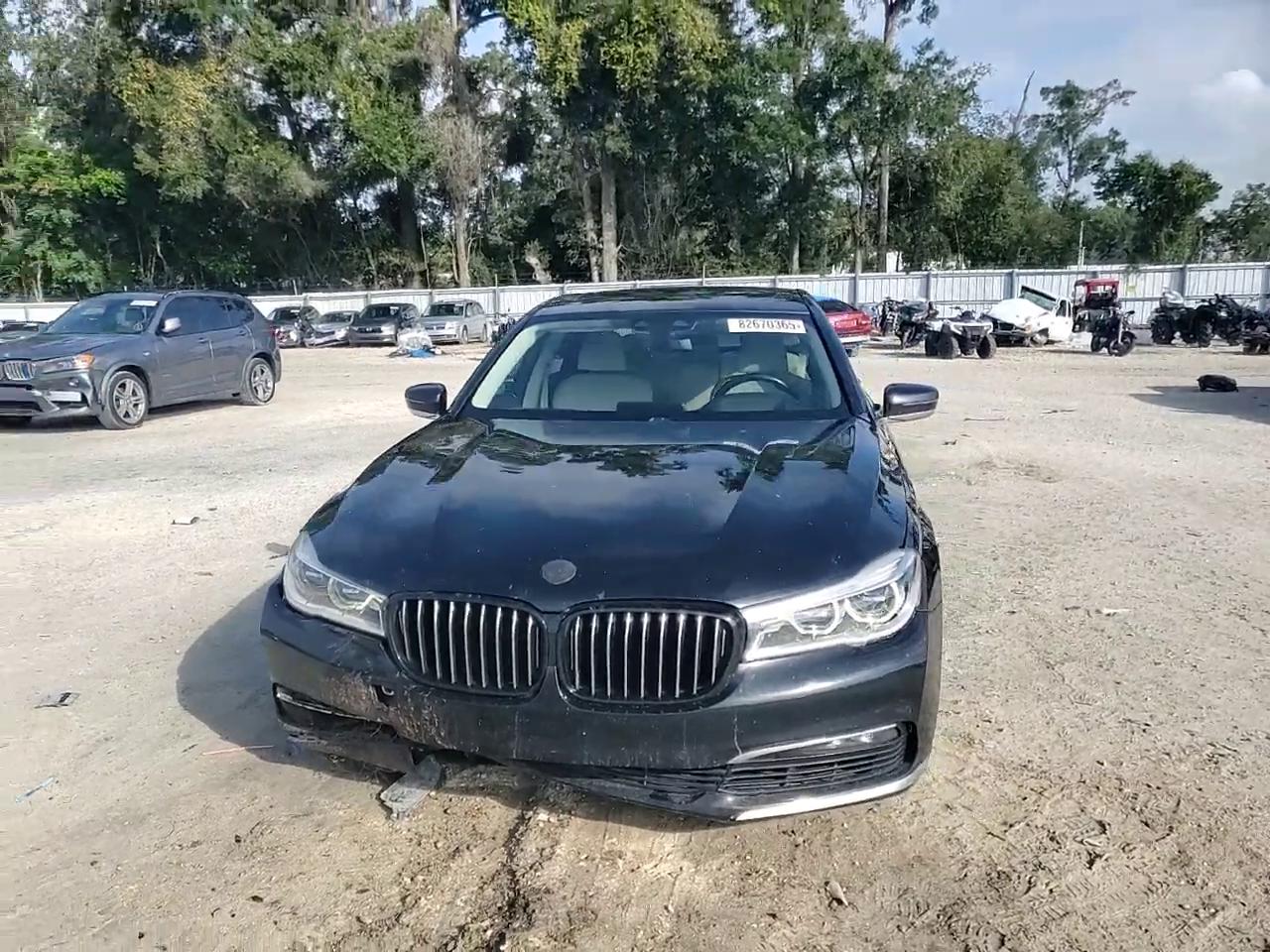 Фото: WBA7F0C51JGM23275