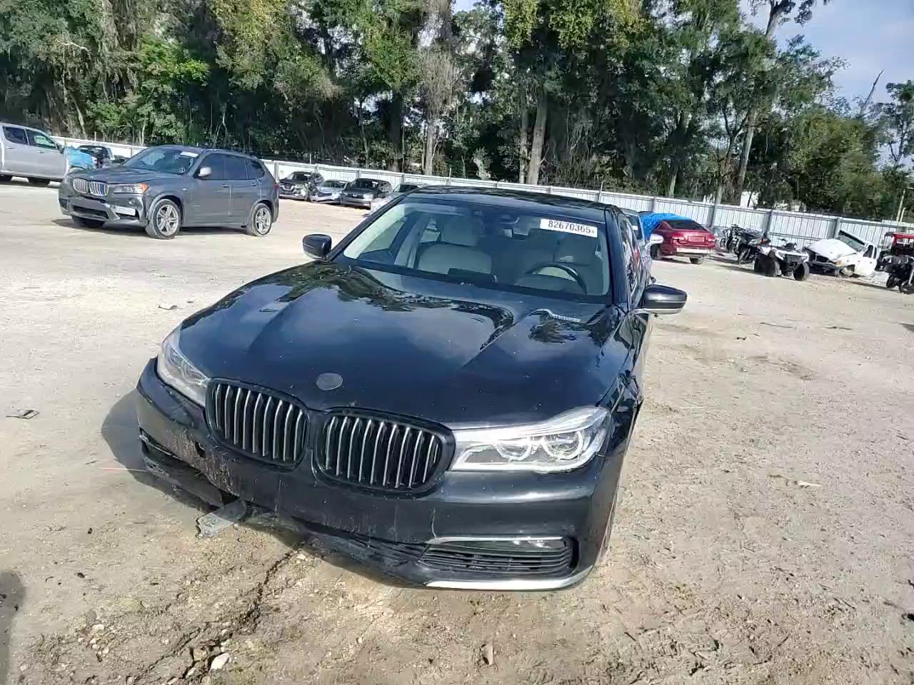 Фото: WBA7F0C51JGM23275