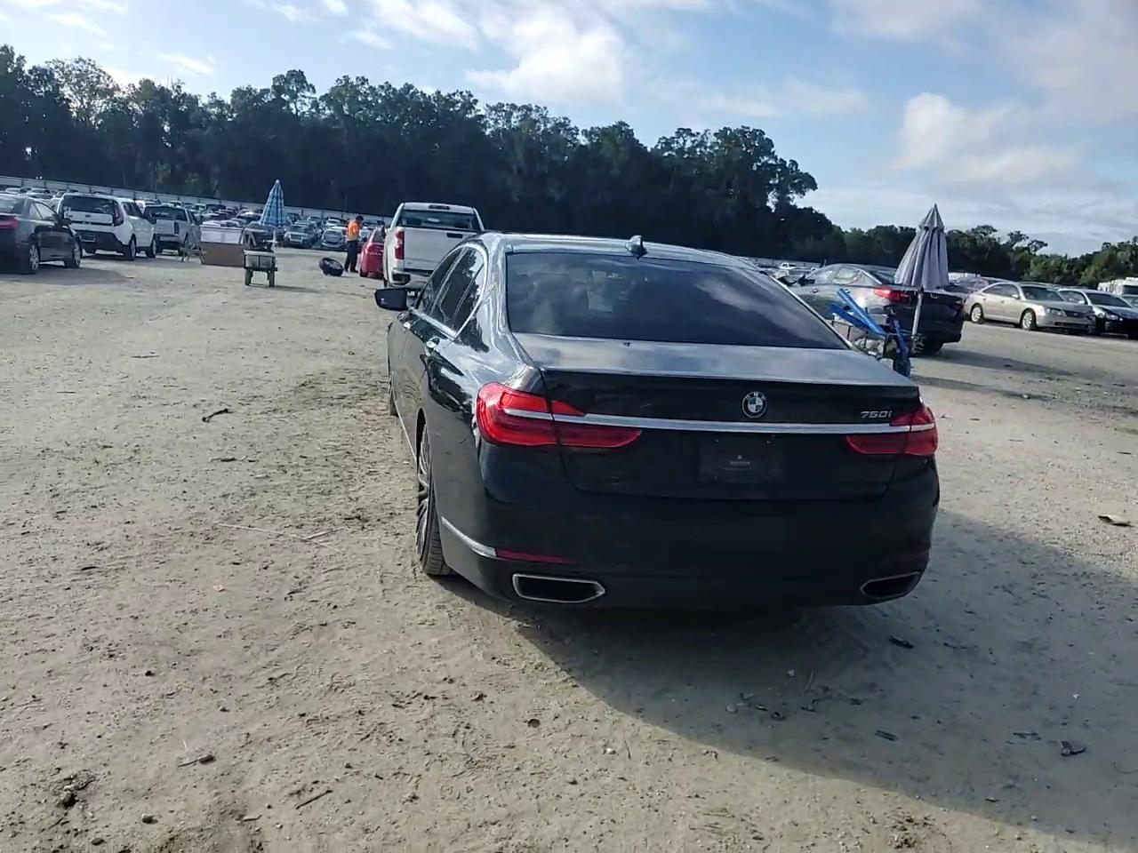 Фото: WBA7F0C51JGM23275