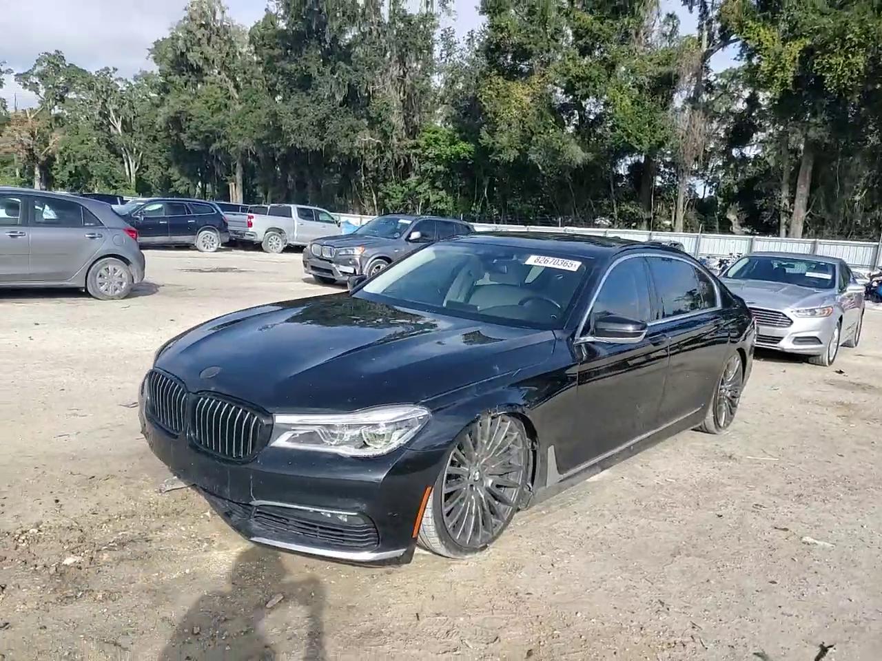 Фото: WBA7F0C51JGM23275