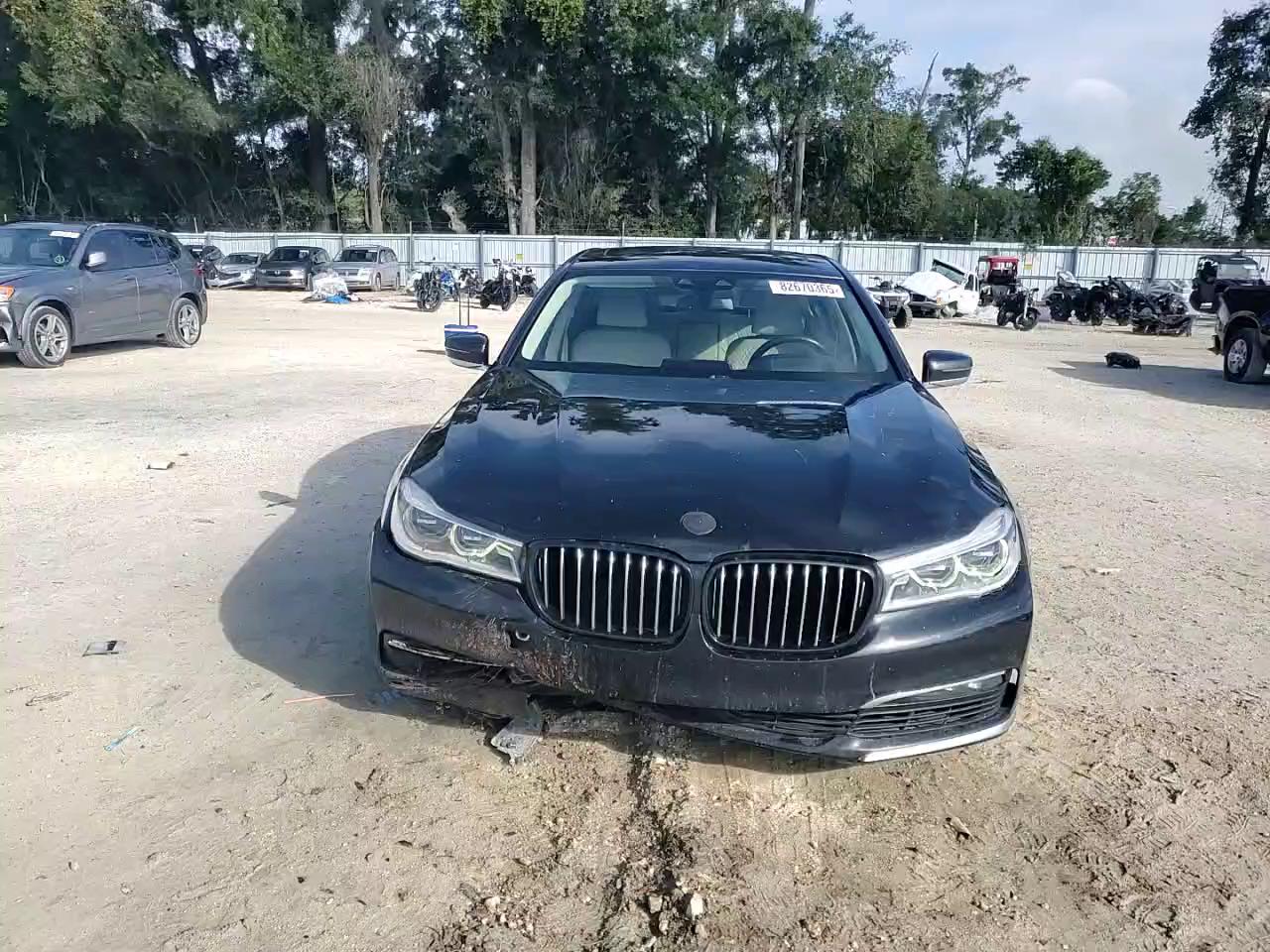 Фото: WBA7F0C51JGM23275