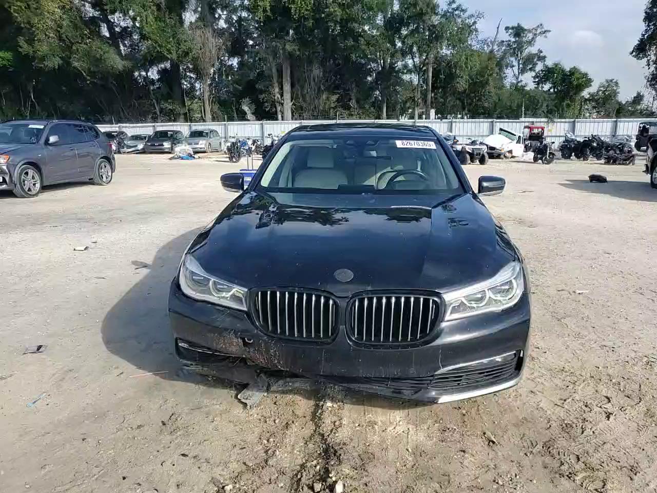 Фото: WBA7F0C51JGM23275