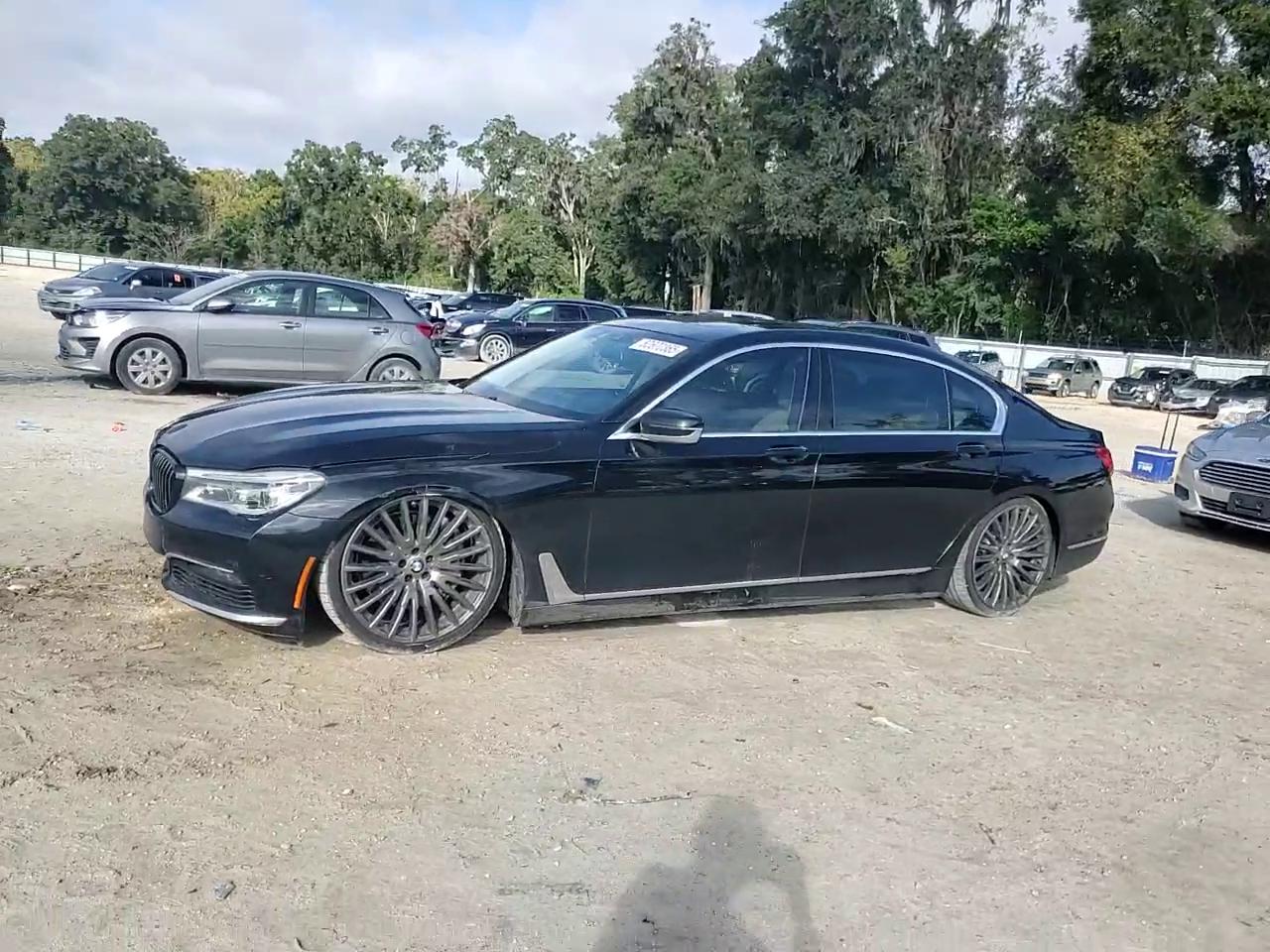 Фото: WBA7F0C51JGM23275