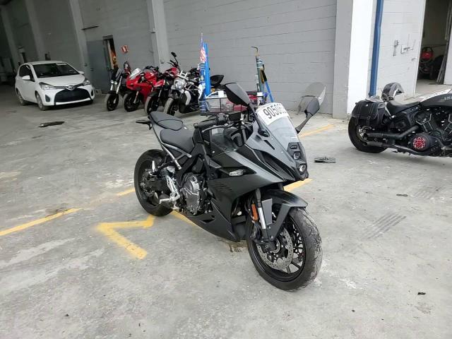 2025 Suzuki Gsx800 F VIN: JS1EM13B6S7100072 Lot: 90506065