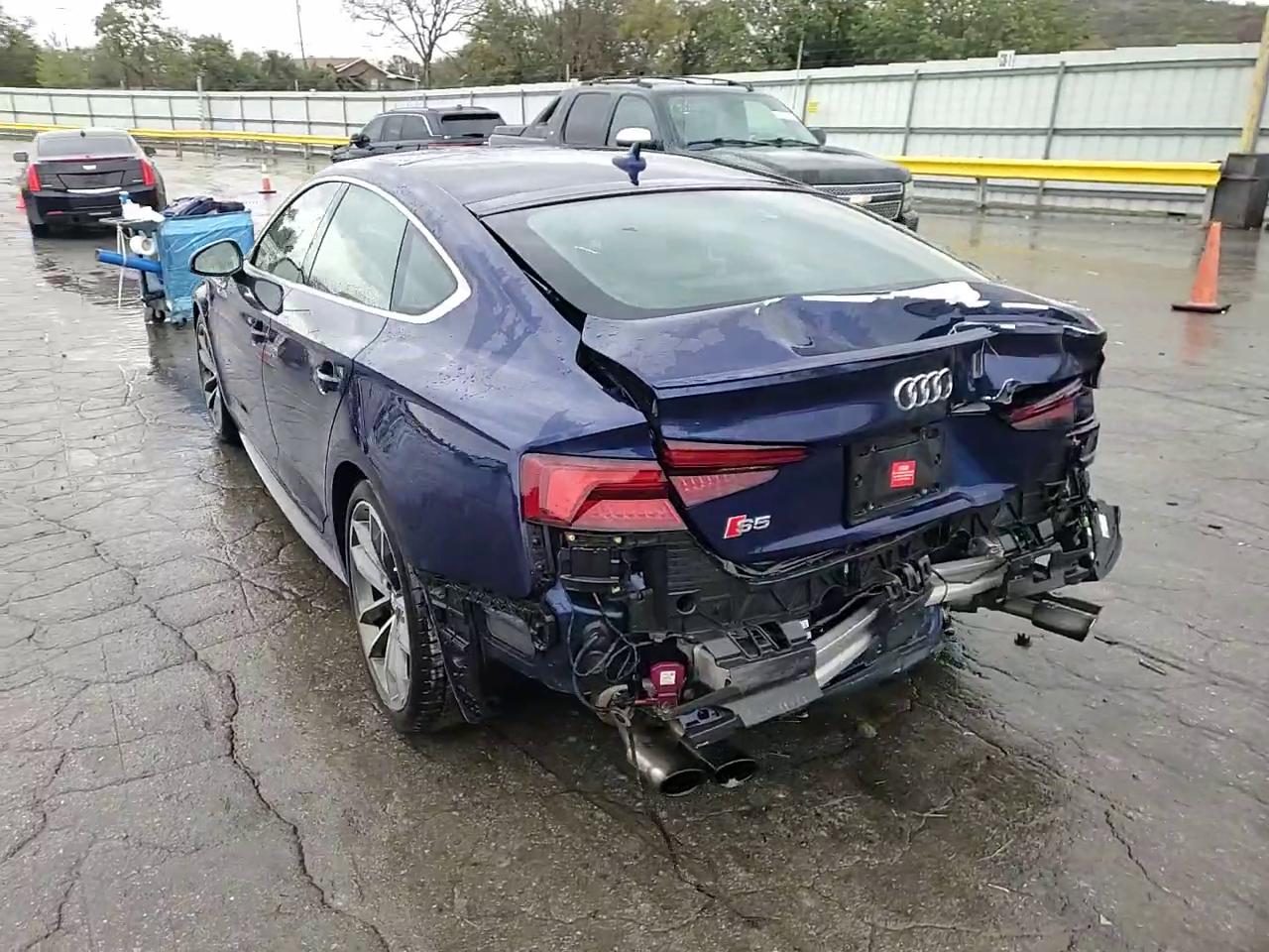 Фото: WAUC4CF53JA023786