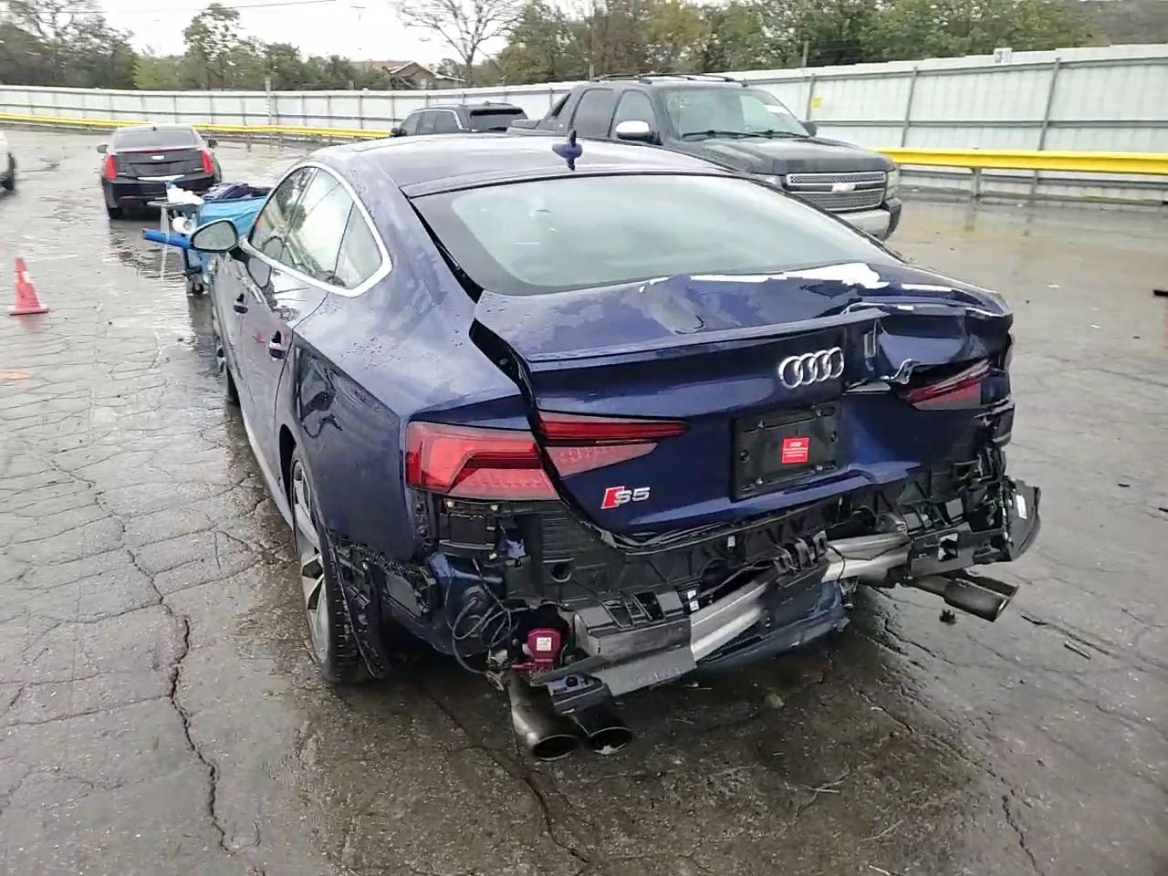 Фото: WAUC4CF53JA023786