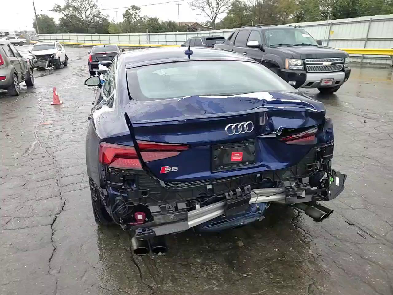 Фото: WAUC4CF53JA023786