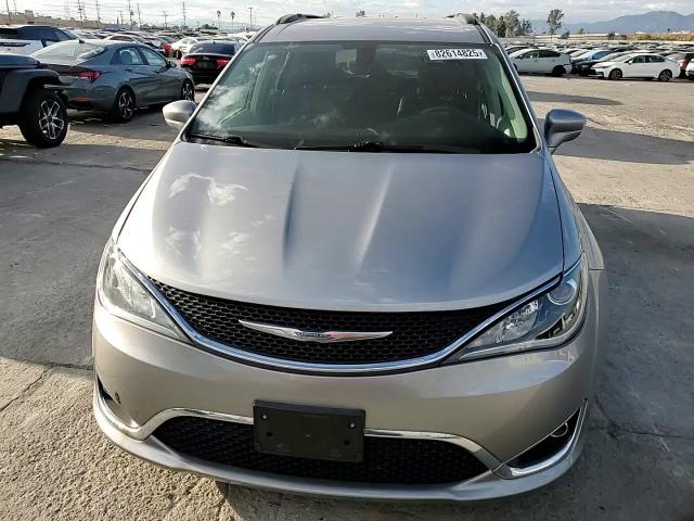 2017 Chrysler Pacifica Touring L VIN: 2C4RC1BG2HR609364 Lot: 82614825