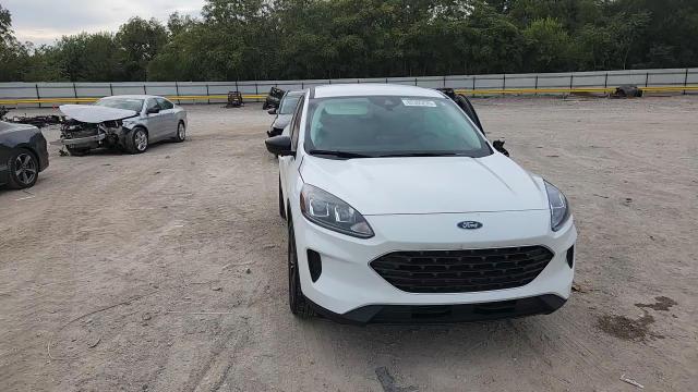 2022 Ford Escape Se VIN: 1FMCU0G61NUB94206 Lot: 82305235