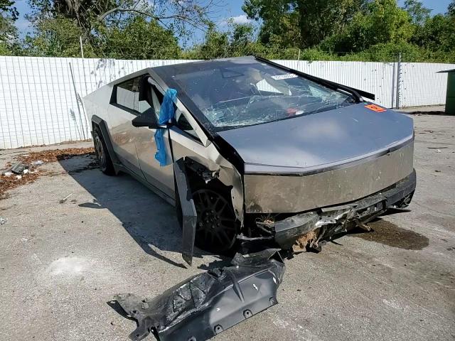 2025 Tesla Cybertruck VIN: 7G2CEHEDXSA072279 Lot: 82133865