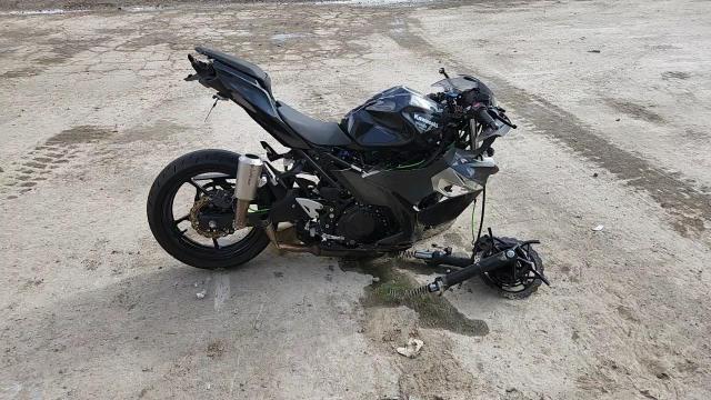 2022 Kawasaki Ex400 VIN: JKAEXKG18NDAF7924 Lot: 87392685