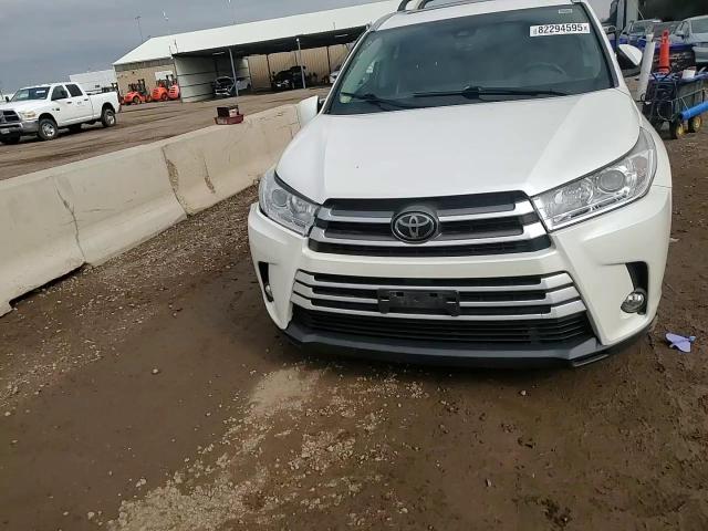2018 Toyota Highlander Se VIN: 5TDJZRFH8JS848041 Lot: 82294595