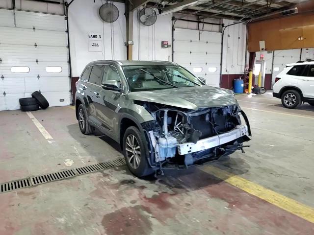 2017 Toyota Highlander Se VIN: 5TDJZRFH1HS413842 Lot: 84654395