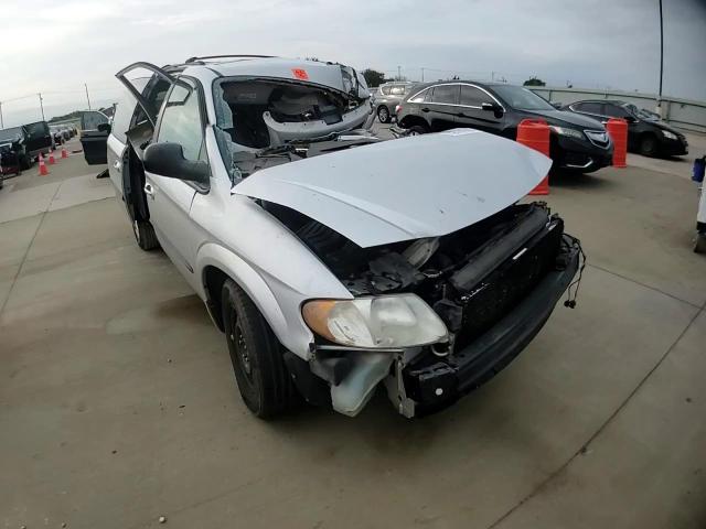 2002 Chrysler Voyager Lx VIN: 1C4GJ45372B731134 Lot: 82701695