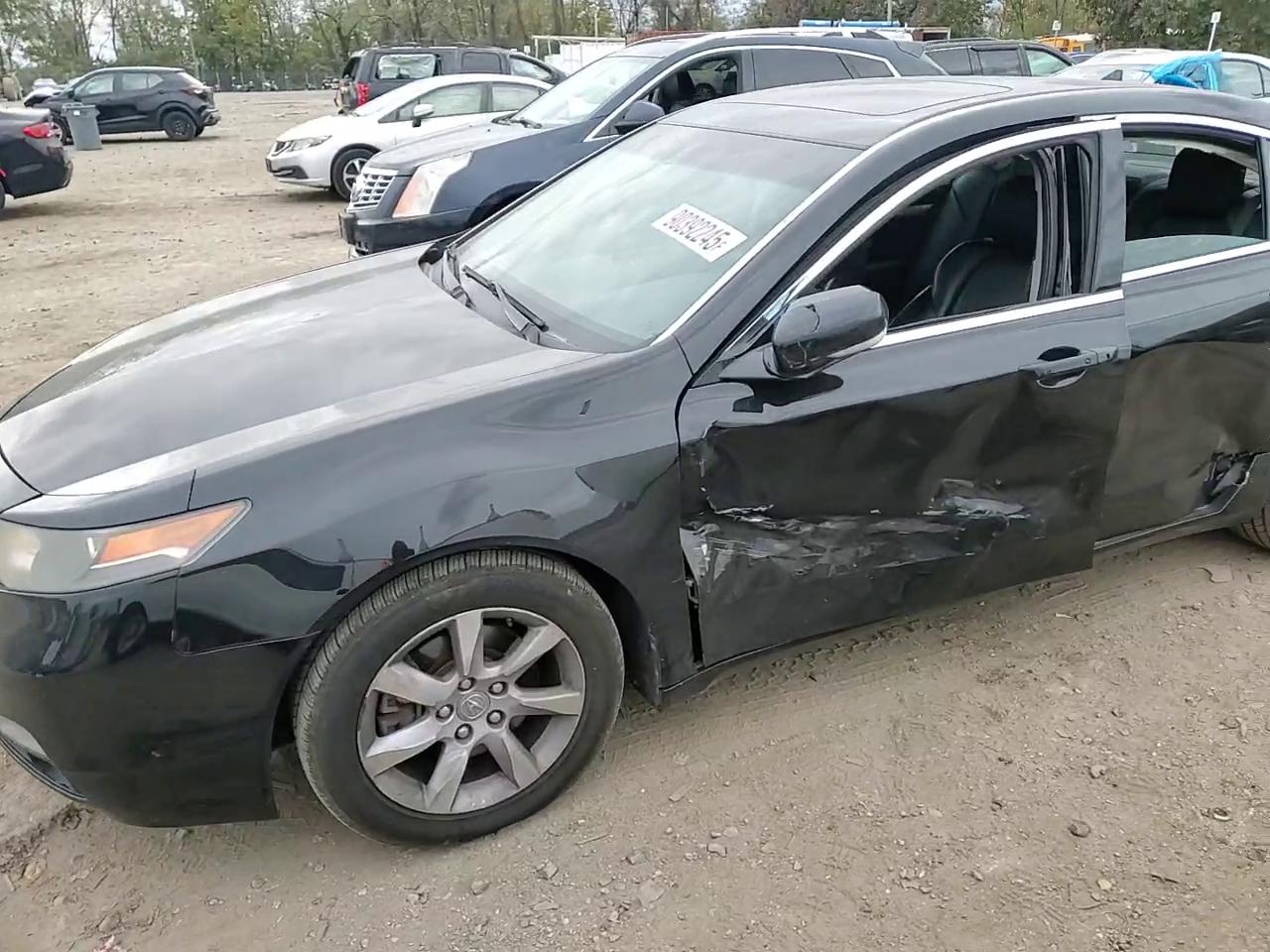 Фото: 19UUA8F54EA005737