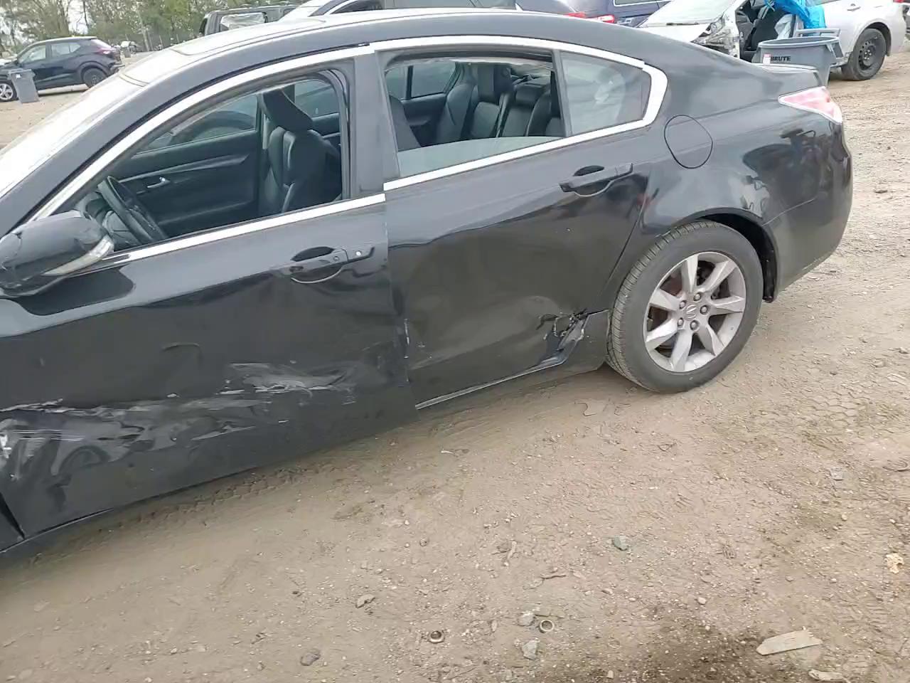 Фото: 19UUA8F54EA005737