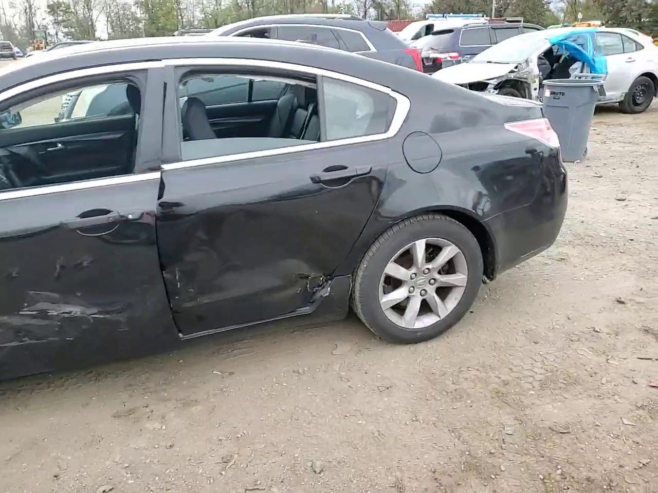 Фото: 19UUA8F54EA005737